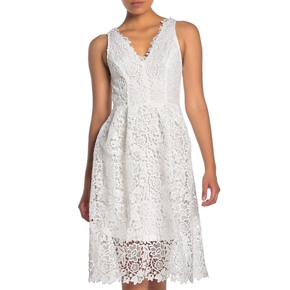 NWT ASTR the LABEL V-NECK LACE WHITE DRESS - Picture 1 of 1